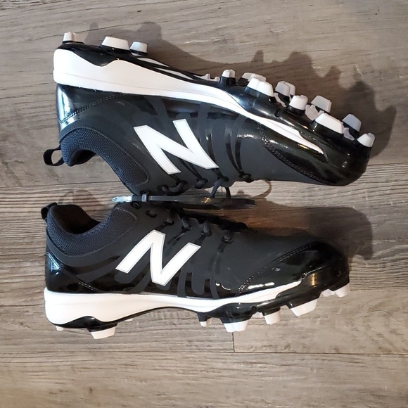 New Balance Tupelo v2 Molded Baseball Cleats